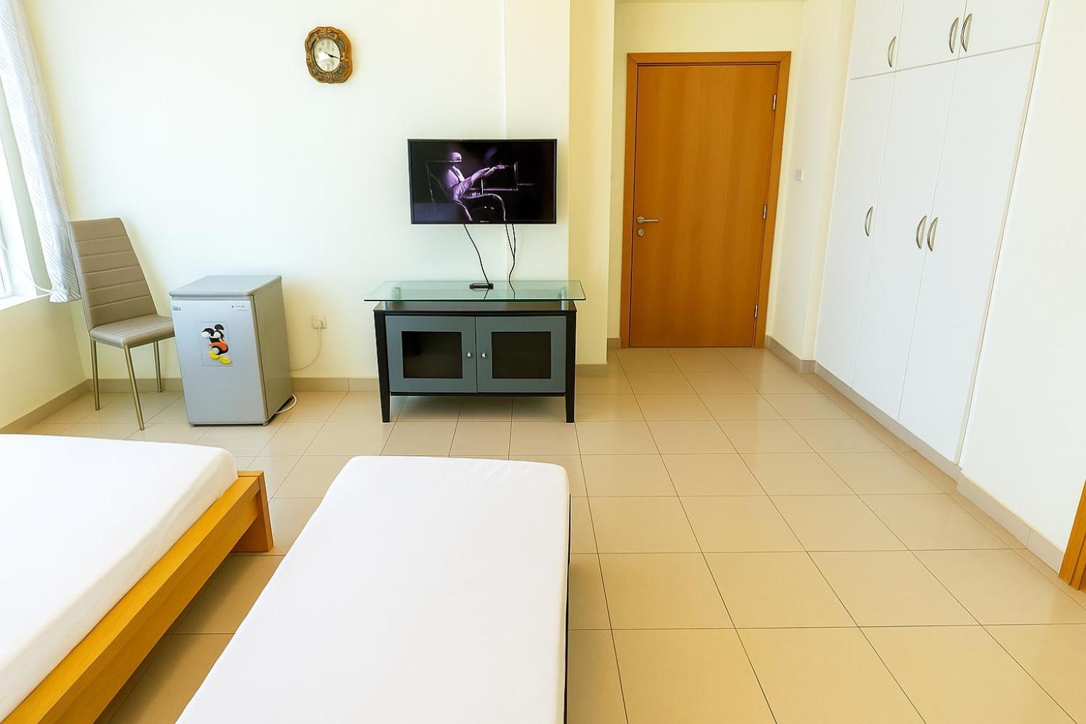 Apartment Masters And Double For Girls Only In Marina,
