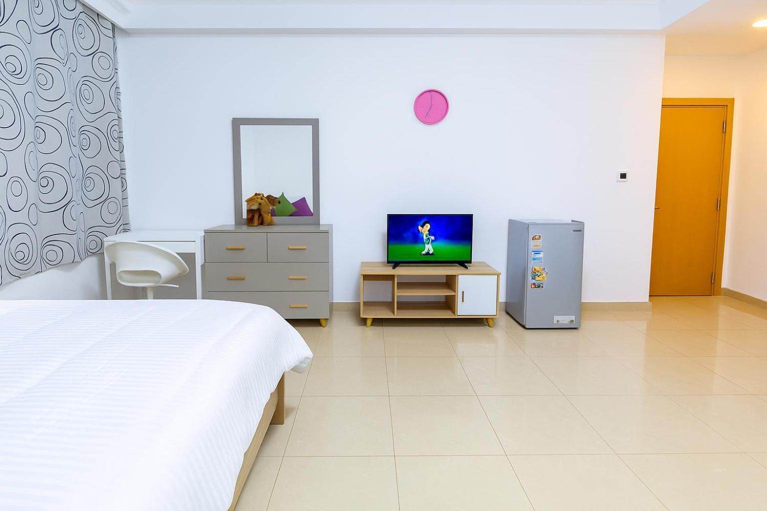 Masters And Double For Girls Only In Marina, Apartment *