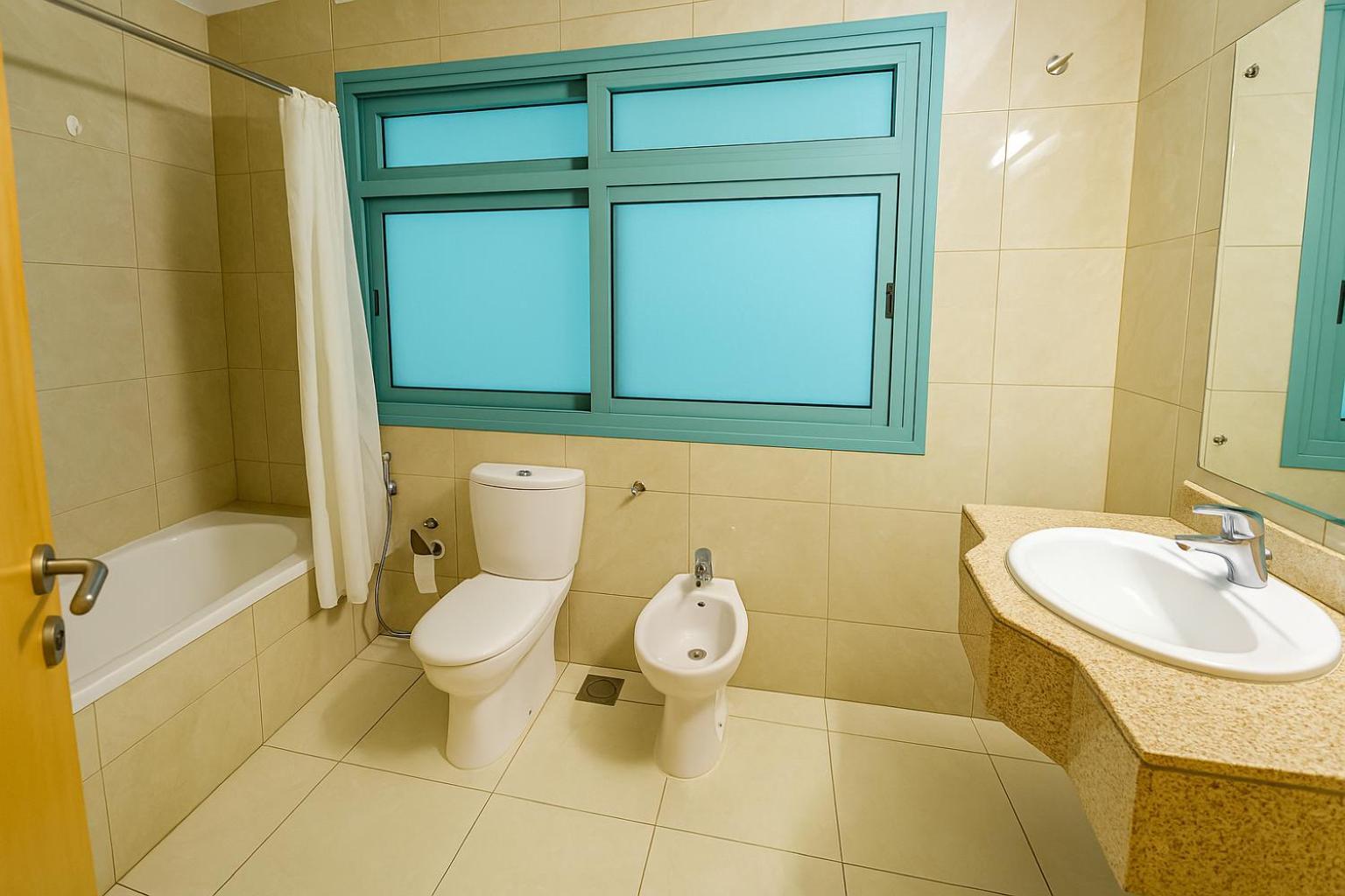 Apartment Masters And Double For Girls Only In Marina,