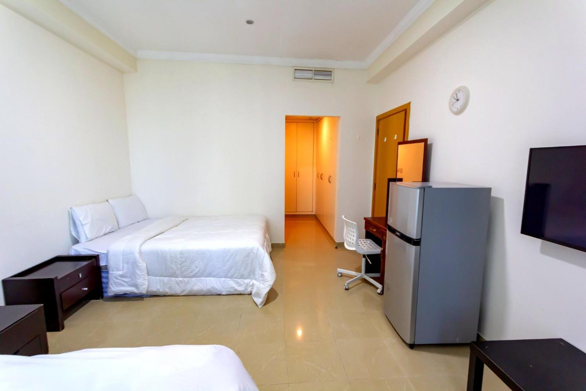 Masters And Double For Girls Only In Marina, Apartment *
